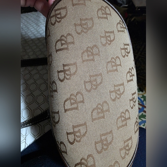 Dooney & Bourke bucket bag - Picture 5 of 6